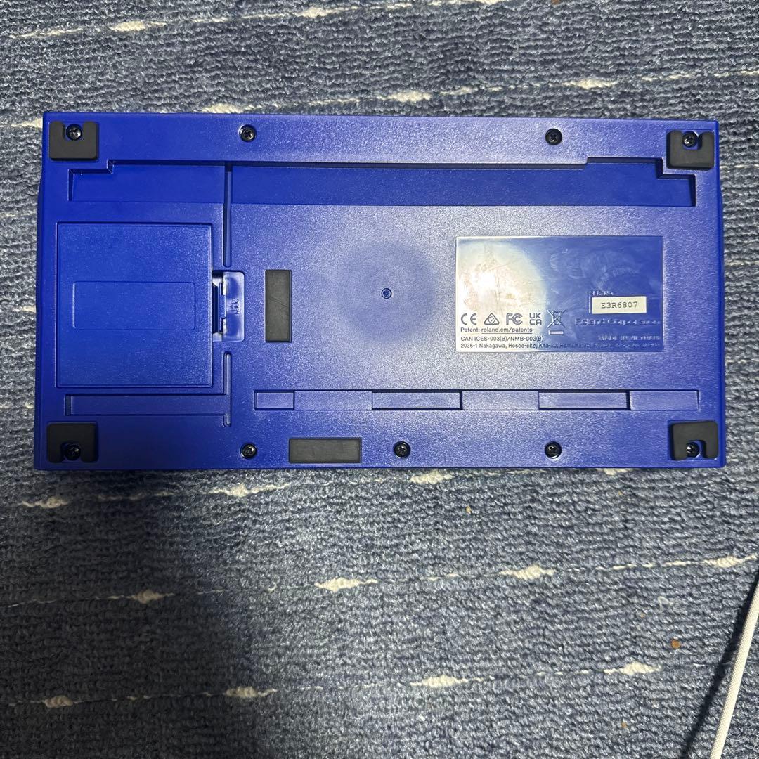 BOSS GT-1 ギターエフェクター　　　　純正アダプター、教科書付き