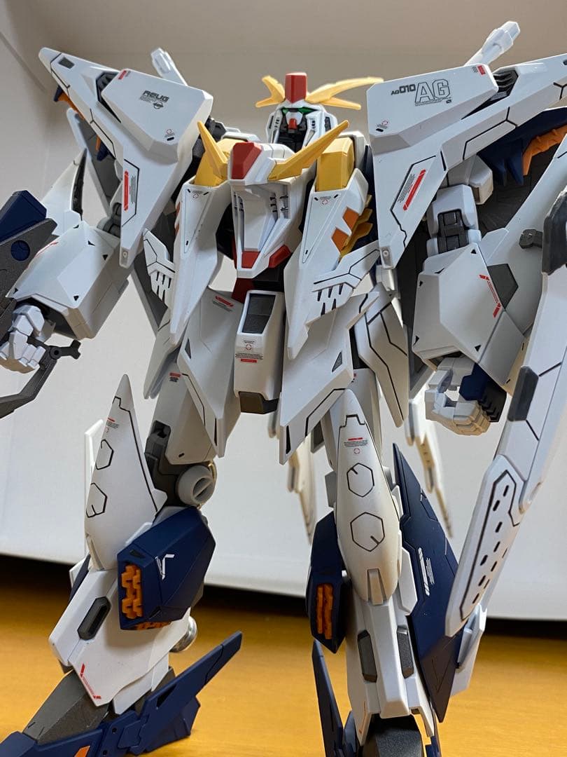 HGクスィーガンダム　完成品　全塗装（アクションベース付）