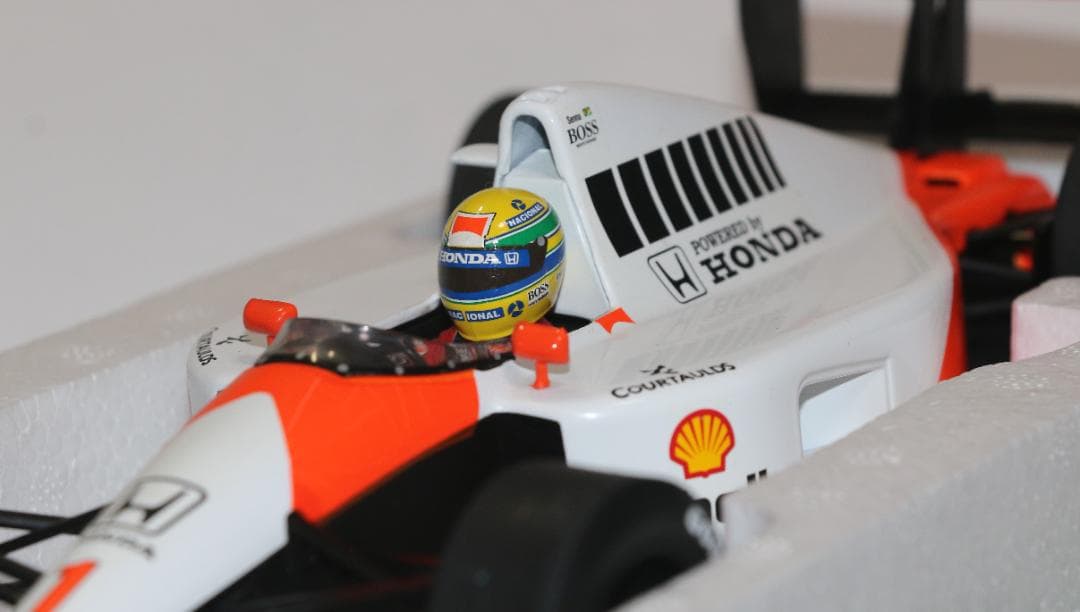 ビックスケール１／1８マクラーレン・ホンダMP4／6　セナ・コレクション　中古品