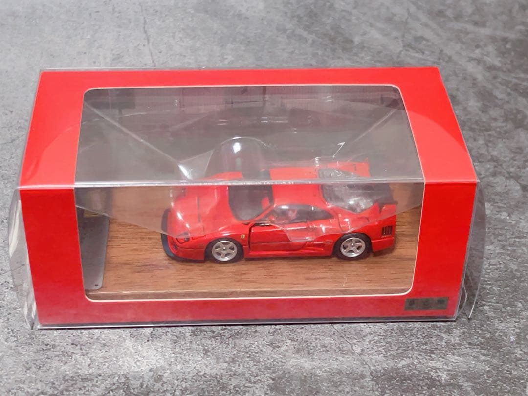絶版 PGM 1/64 フェラーリ F40 LM
