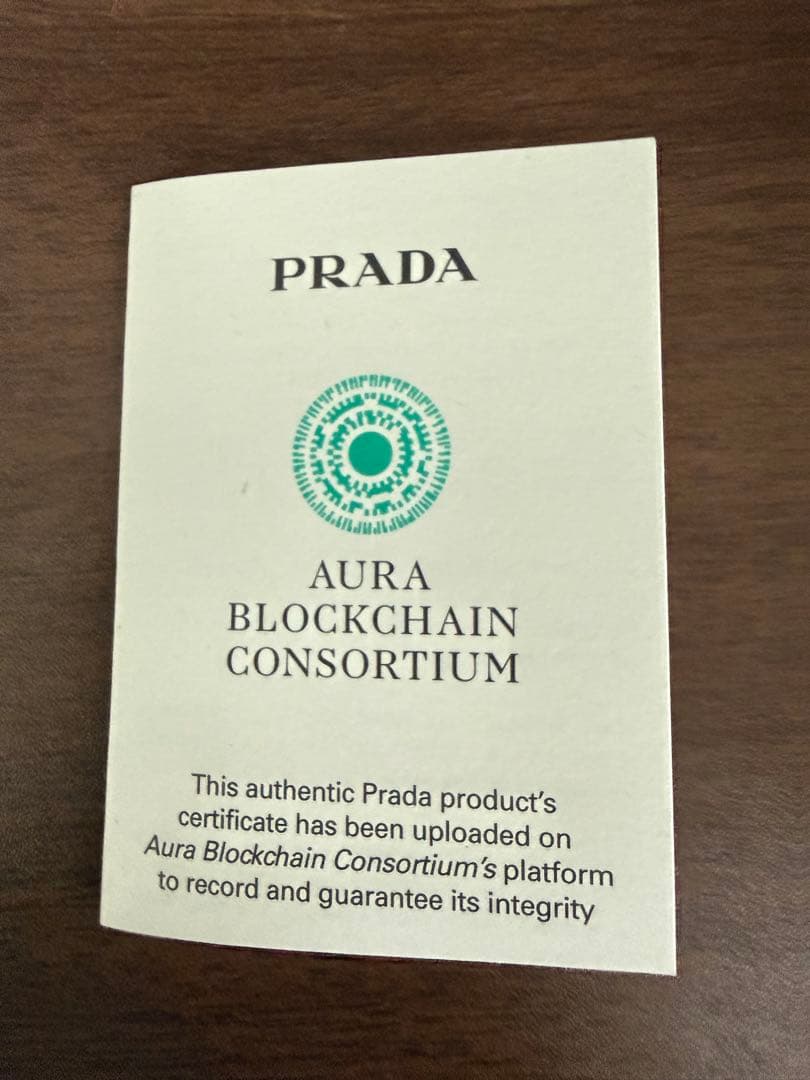 ラッセーラサフィアーノトライアングル財布