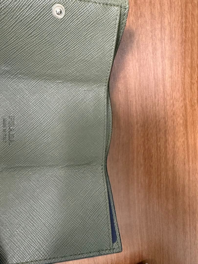 ラッセーラサフィアーノトライアングル財布