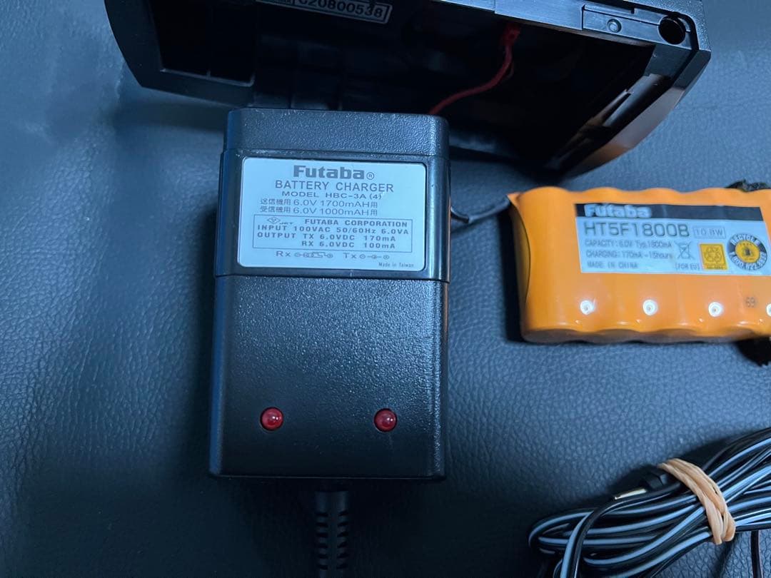 3PV フタバ　送信機、　純正充電器セット