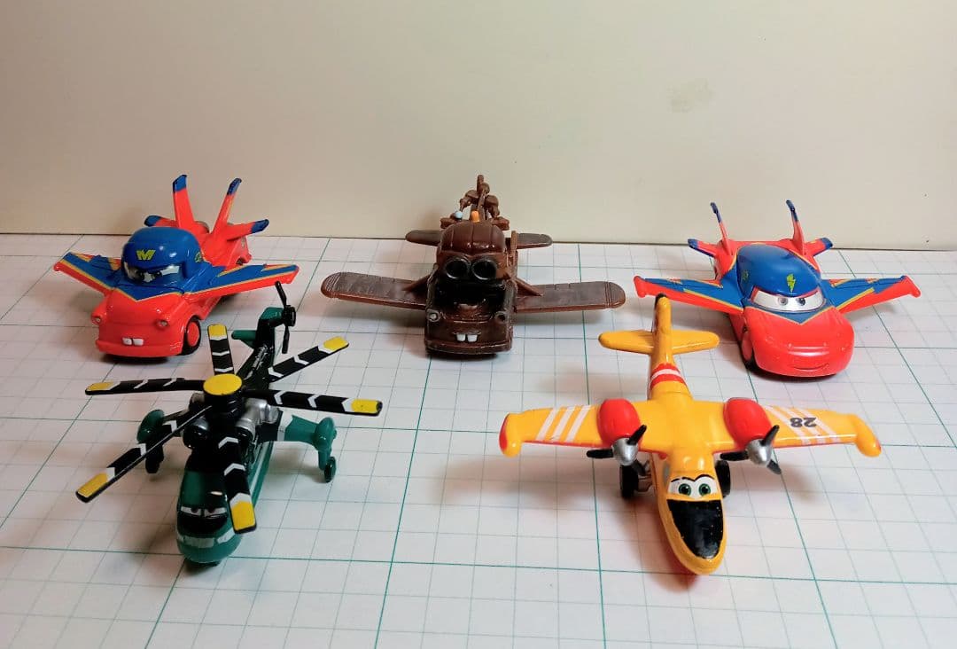 トミカディズニーカーズ5台