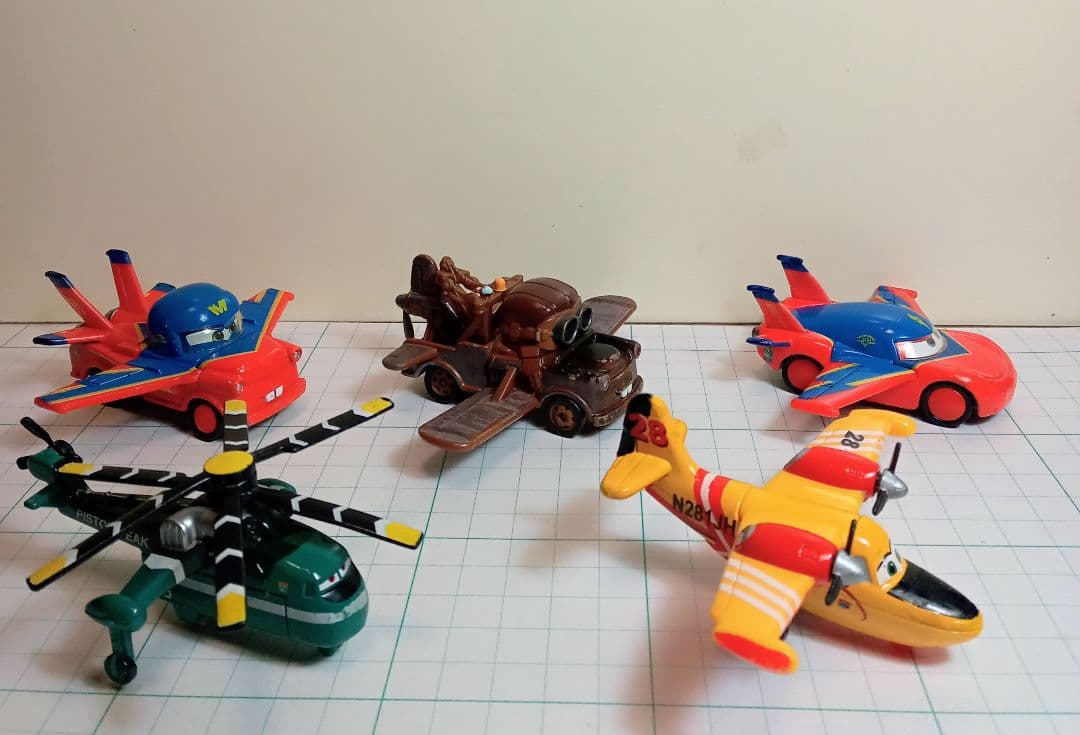 トミカディズニーカーズ5台