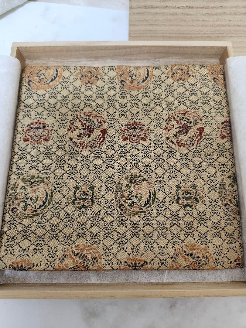 井伊家伝来 龍花模様 帛紗　雲菱格子龍鳳文　茶道　共箱