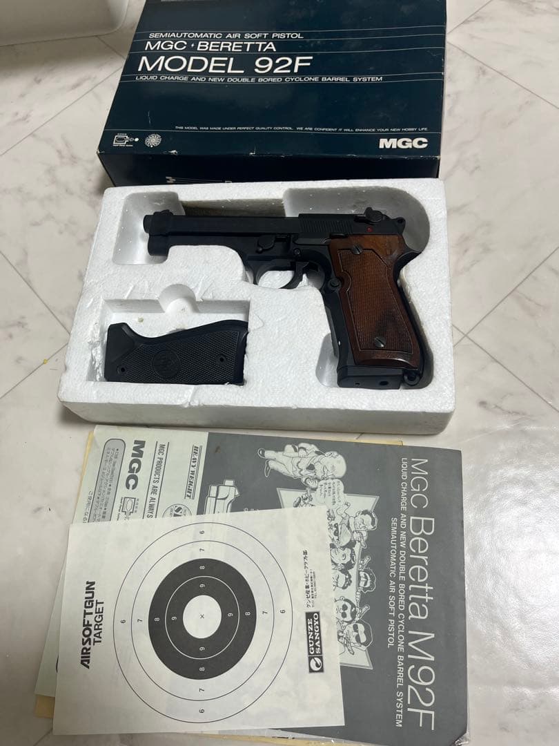 MGC ベレッタ 92F セミオートマチックエアソフトピストル