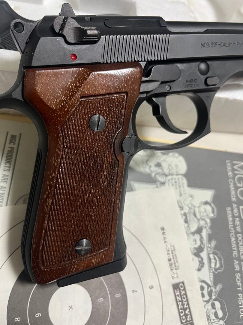 MGC ベレッタ 92F セミオートマチックエアソフトピストル