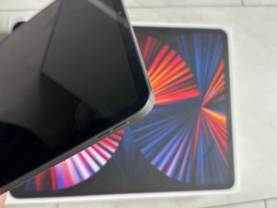 【中古美品】iPad Pro 12.9インチ 第5世代 1TB スペースグレイ