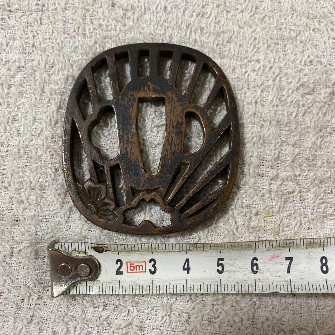 B-35 鍔　武具　銅製　刀装具　装飾品　日本刀　アンティーク　美術品　工芸品