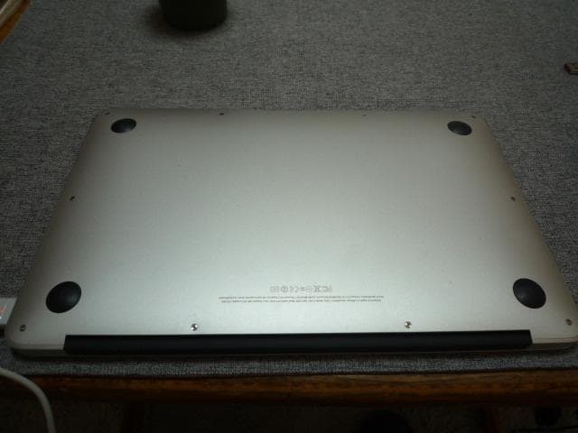 MacBook本体 MacBook Air A1465(MD233J) SSD256G win7