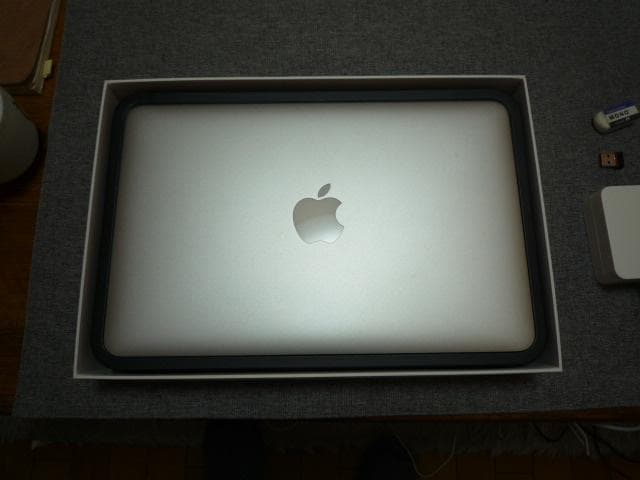 MacBook本体 MacBook Air A1465(MD233J) SSD256G win7