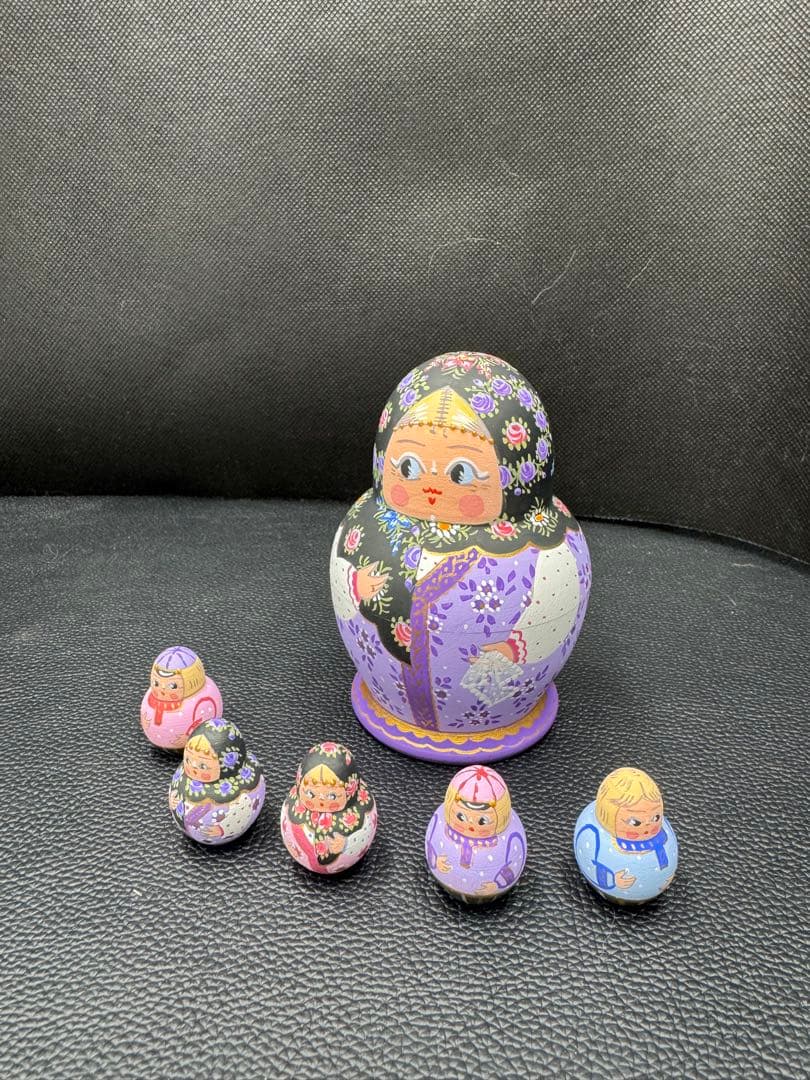 新品　ロシア　オリガ　ミッチィナ、マトリョーシカ。やや小さなタイプ。紫ボディ。