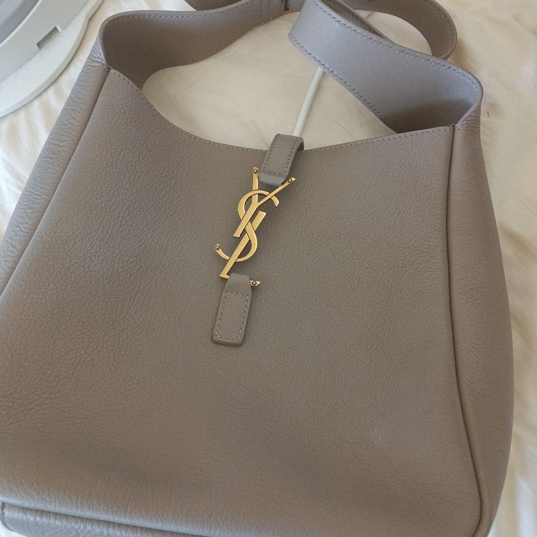 Saint Laurent ライトグレー ハンドバッグ