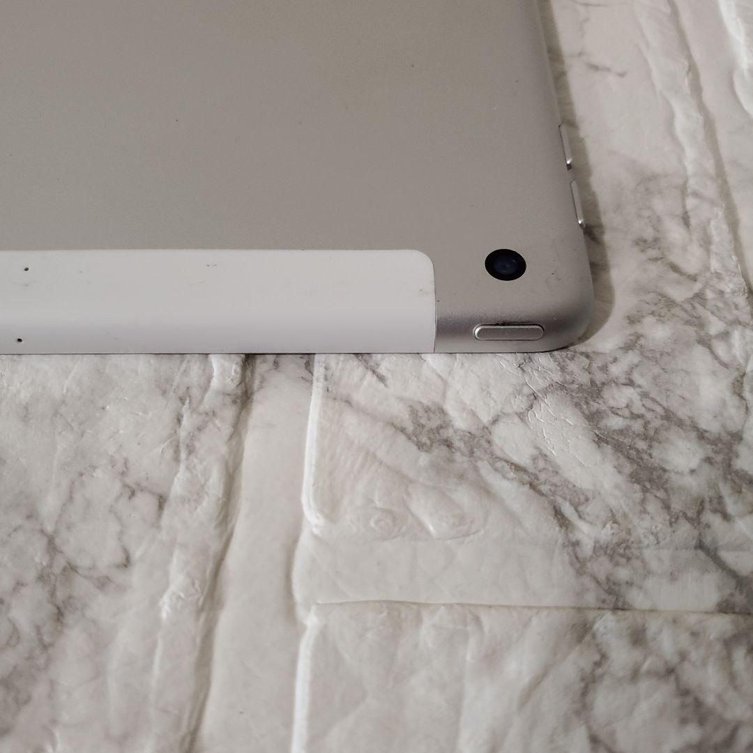 241 iPad 8世代 32GB SIMフリー シルバー