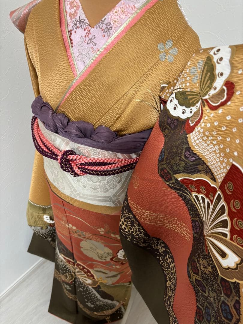 正絹振袖フルセット　豪華金彩　縁起柄金色 オレンジ 蝶模様　成人式