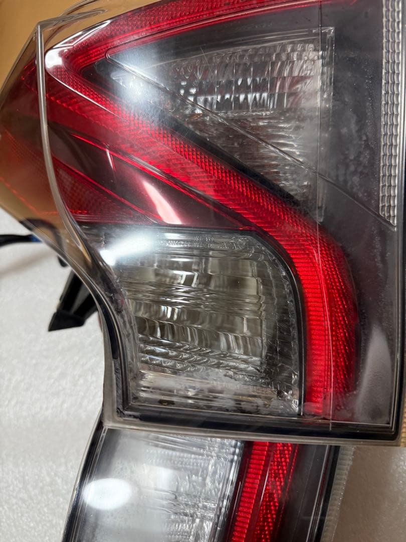 50プリウス前期　テールランプ　フルセット　純正