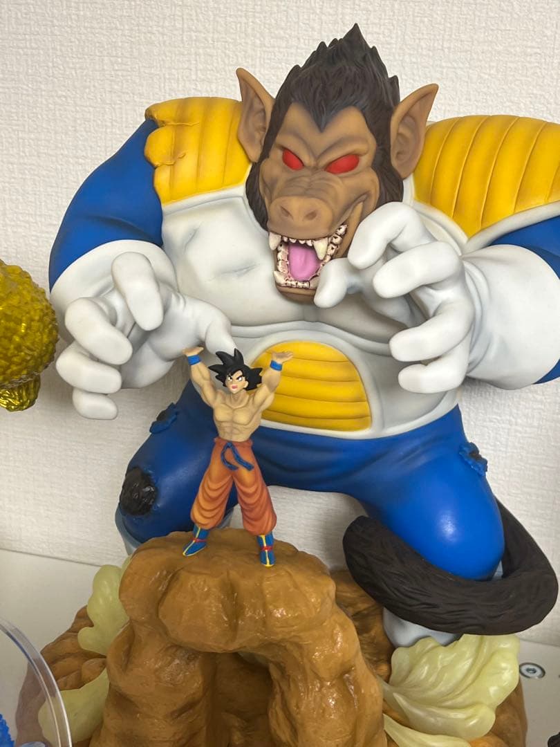 大人気！大猿フィギュア三体セット！大猿クリアディスプレイ付き♪