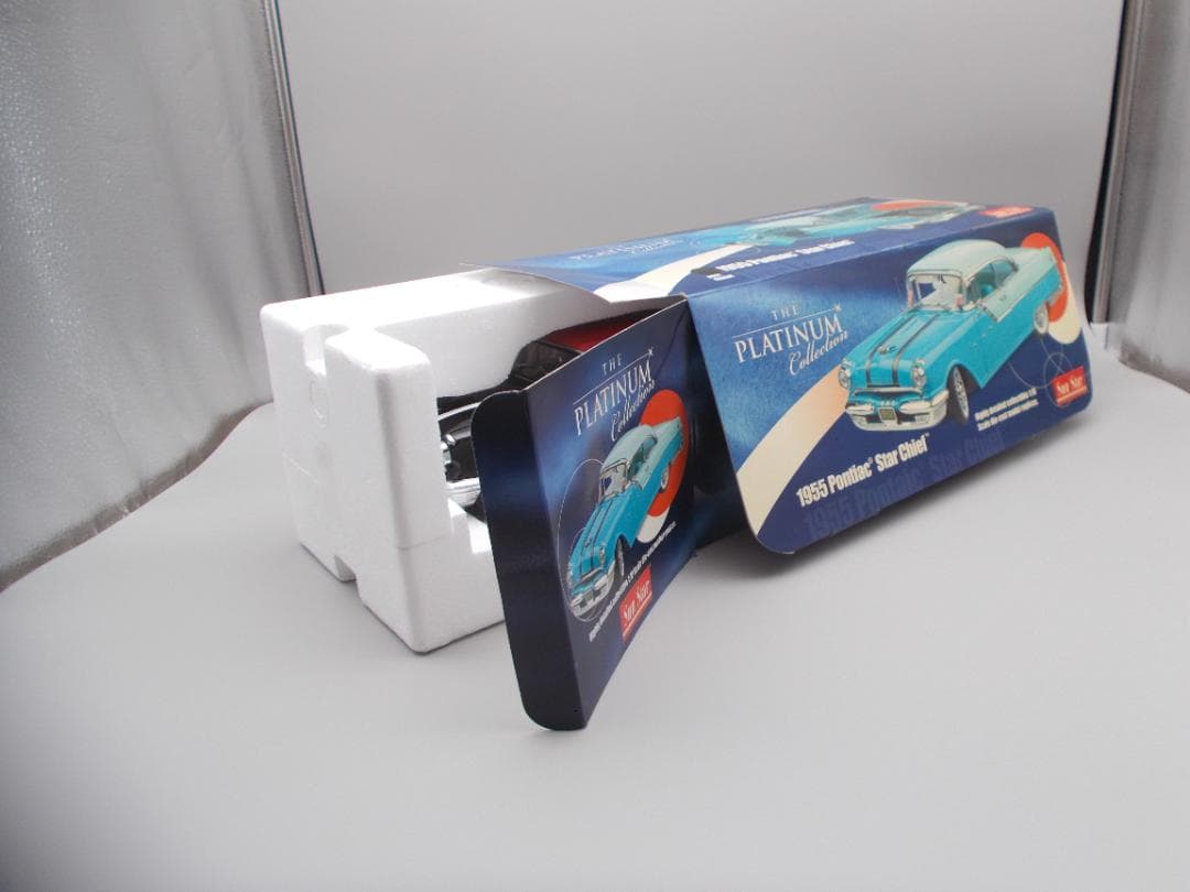1955 Pontiac StarChief SunStar社製 1/18