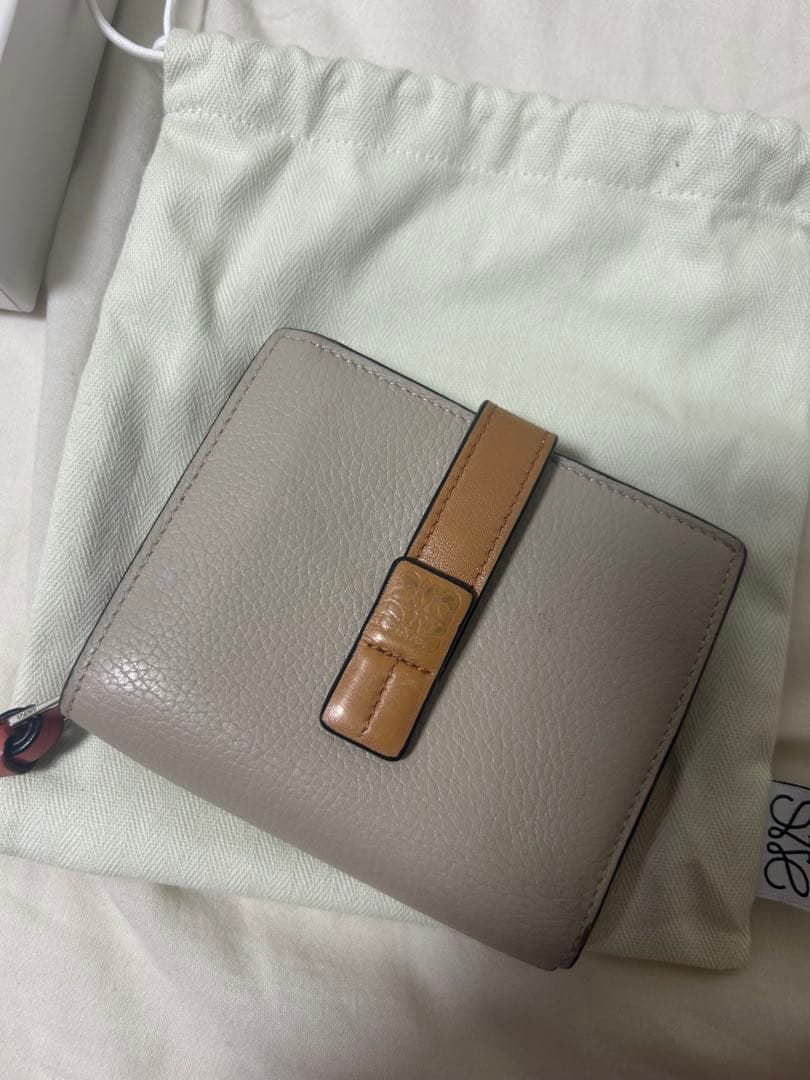 LOEWE 二つ折り財布 ベージュ