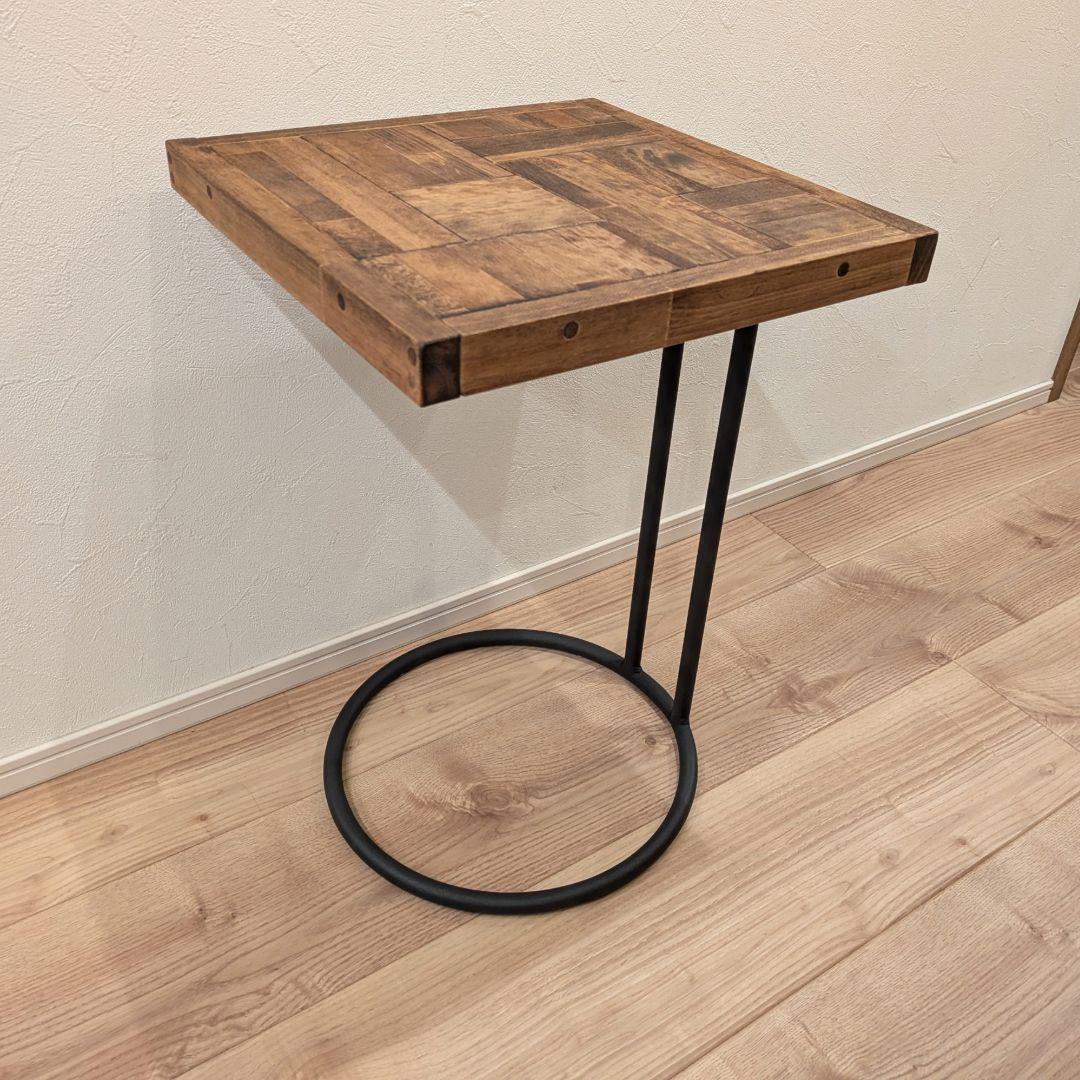 現物【SALE】サイドテーブル　✨　木製ハンドメイド　ソファ　ベッド　 即納
