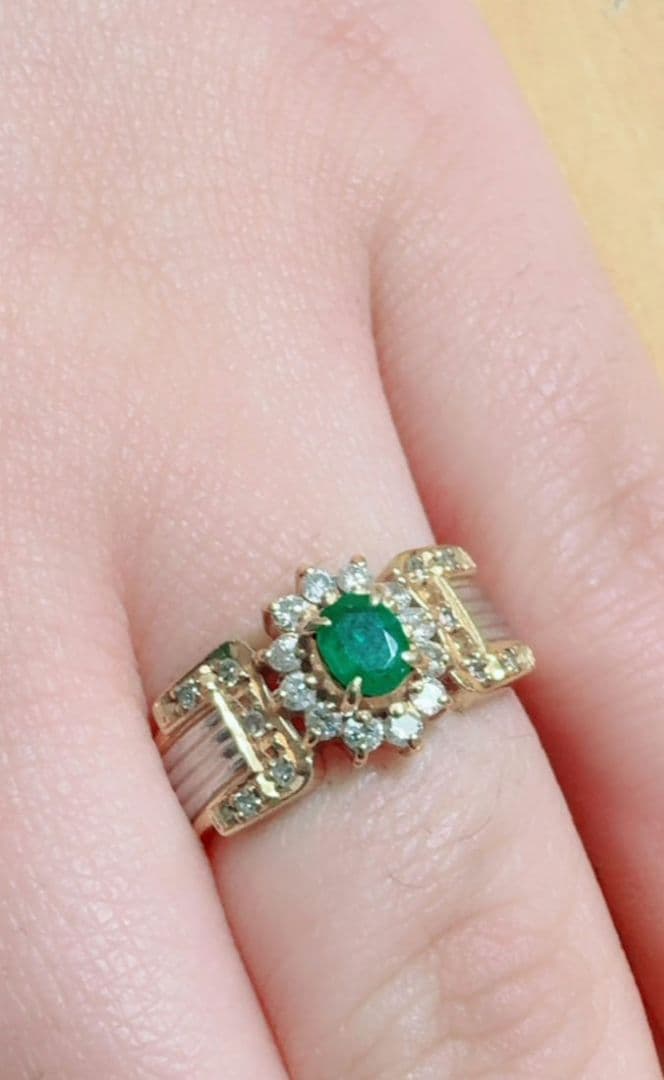 エメラルド PT900ダイヤモンド リング