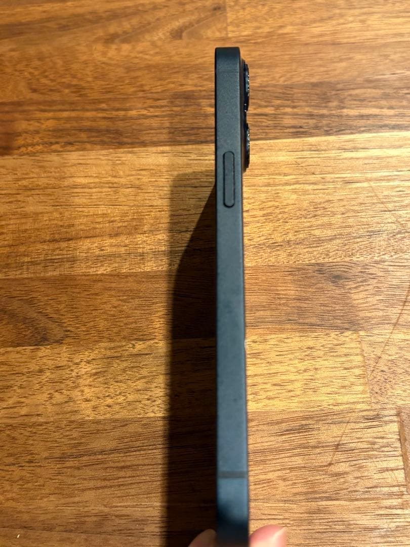 iPhone13 128GB 黒フィルム•ケース付き