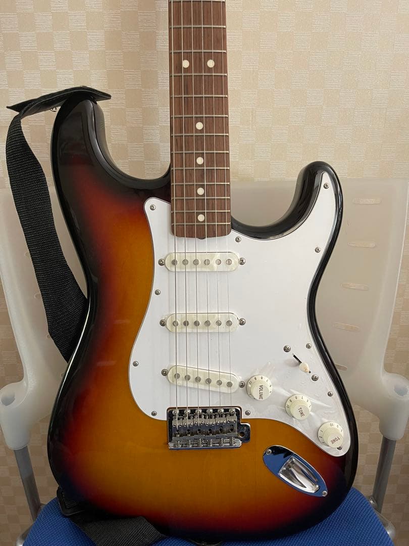 Bellwinフェンダー　STRAOCASTER エレキギター