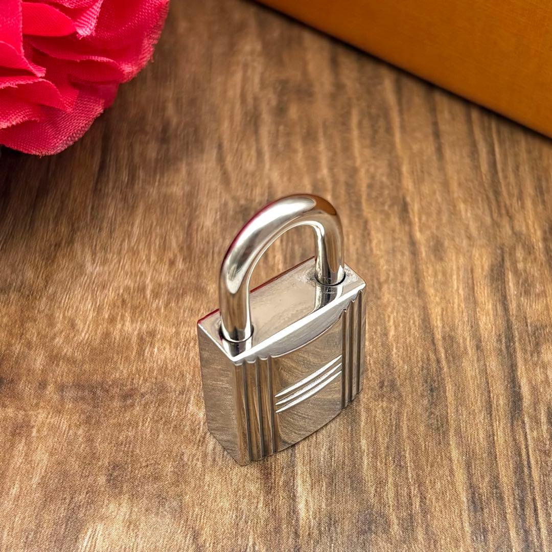 ⛄極美品⛄エルメス カデナ パドロック南京錠 鍵 no.68 シルバー#650