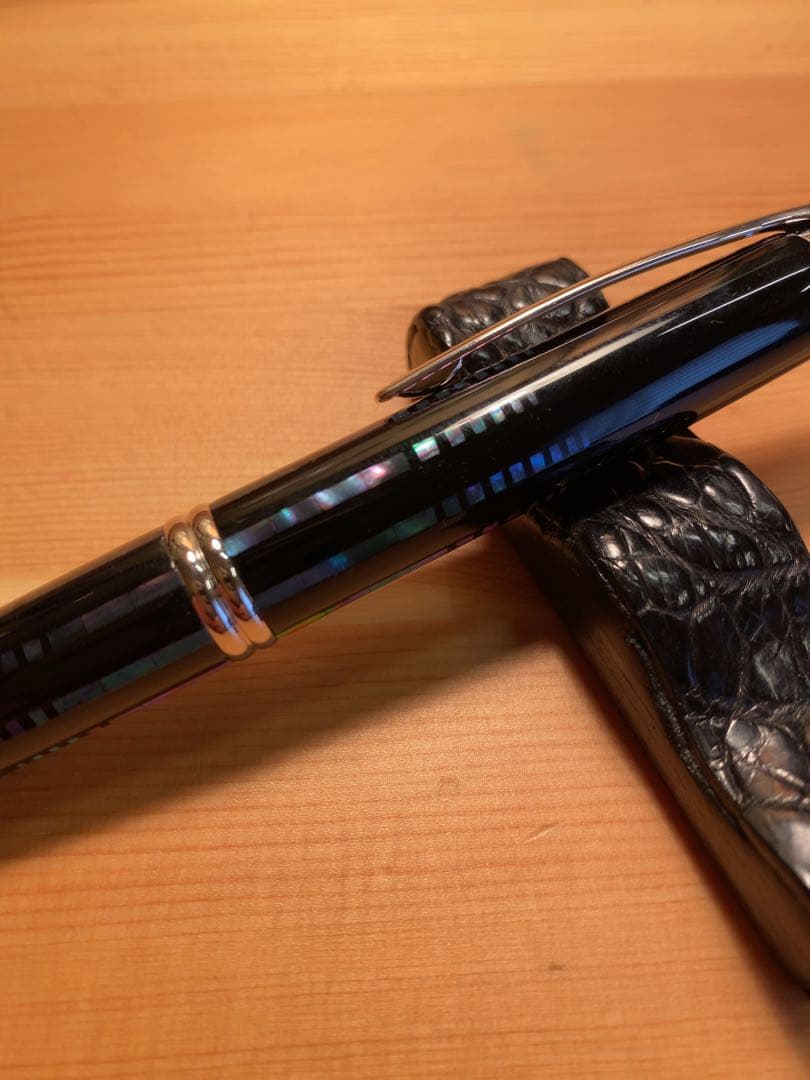 パイロット 螺鈿キャップレス万年筆(水面) 逆輸入モデル