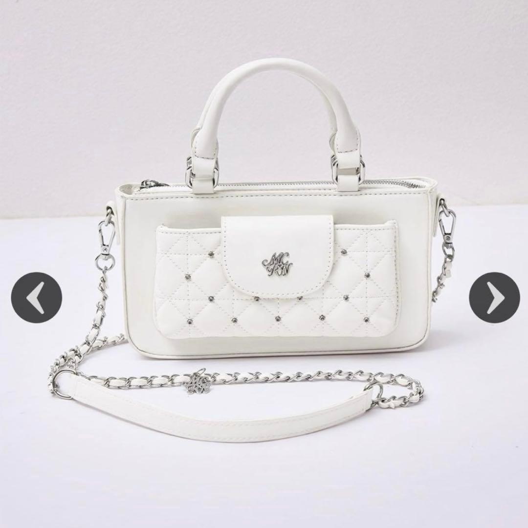 ミシェルマカロン マルチショルダーバック 白
