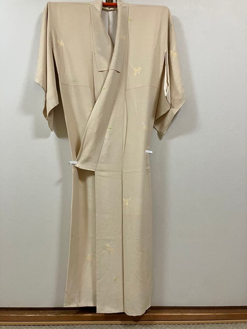 【未使用】裄丈66.5 身丈161 正絹 飛び柄小紋 パールトーン加工