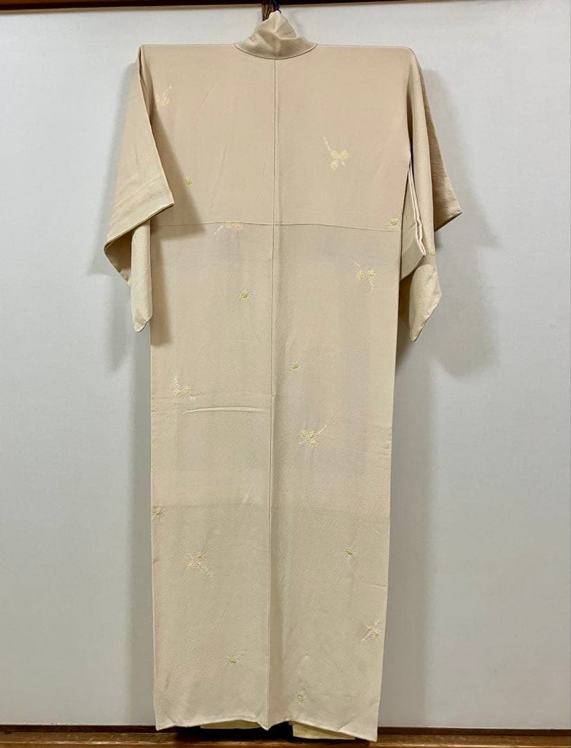 【未使用】裄丈66.5 身丈161 正絹 飛び柄小紋 パールトーン加工