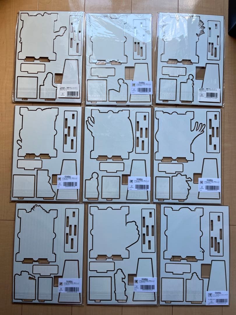 【希少・新品未開封】進撃の巨人　原作　初版分ジオラマアクリルスタンド　全種セット