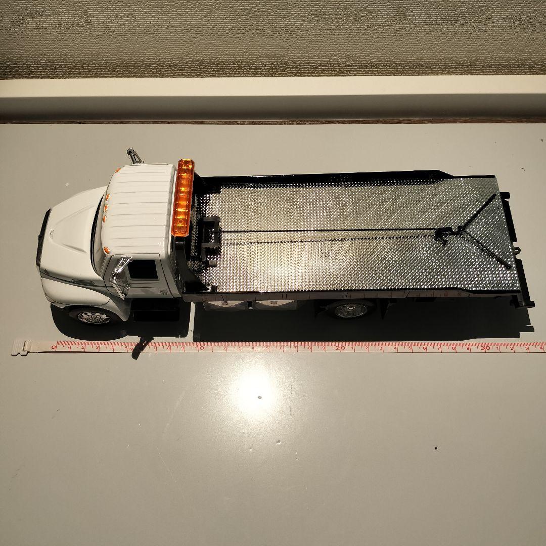 1/24 ミニカー インターナショナル 積載車 レッカー車 ホワイト