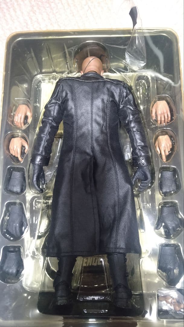 【開封品】hottoys ニックフューリー　アベンジャーズ ホットトイズ