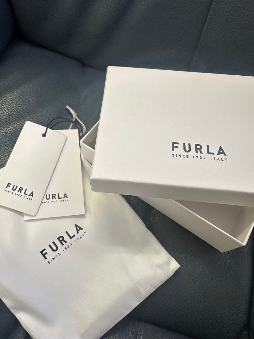 【新品未開封】FURLA フルラ バビロン 二つ折り財布 コンパクトウォレット赤