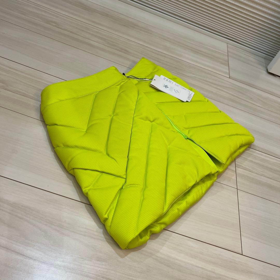 新品　最安値　定価3万以上　半額以下　デサントゴルフ　イエロー　ダウンスカート