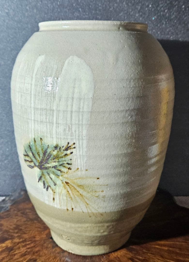 日本工芸会正会員　益子焼　名工　 武田敏男作　白釉鉄釉緑釉　葡萄文 花瓶　共箱