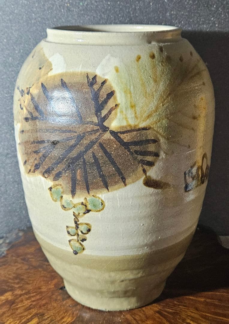 日本工芸会正会員　益子焼　名工　 武田敏男作　白釉鉄釉緑釉　葡萄文 花瓶　共箱