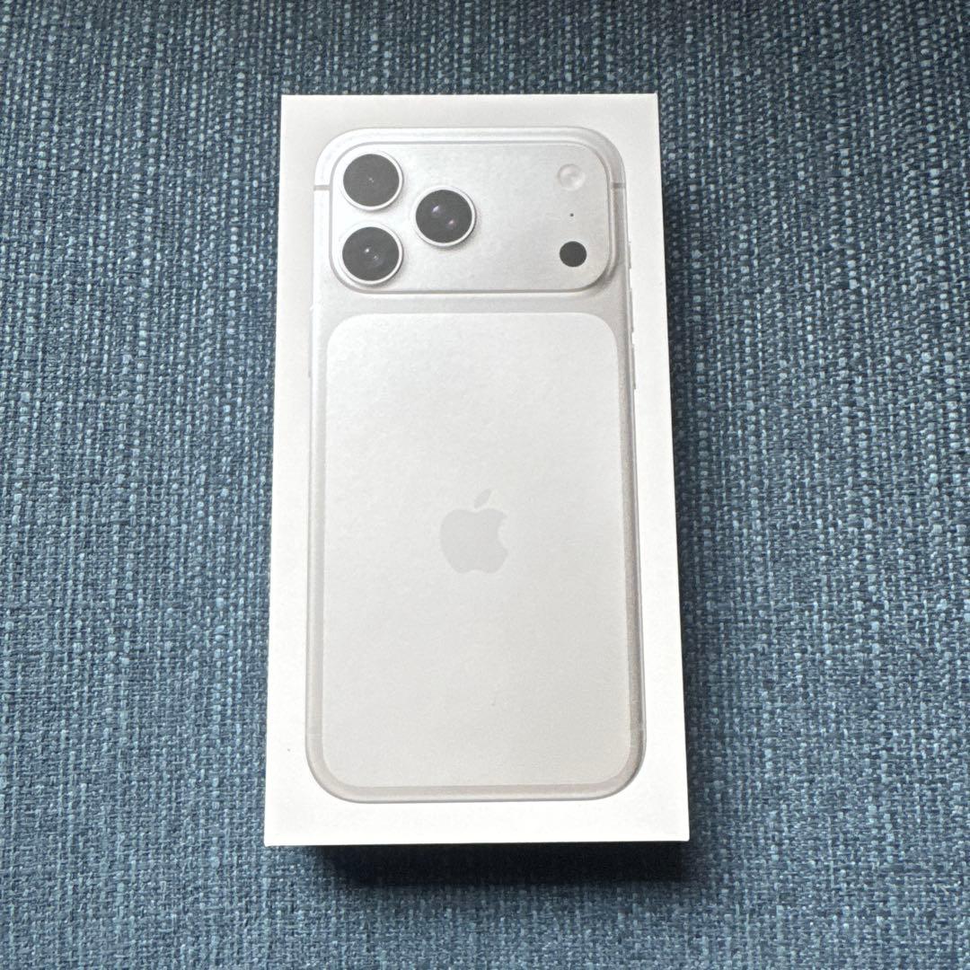 新品未開封　iPhone17 promax 256GB シルバー