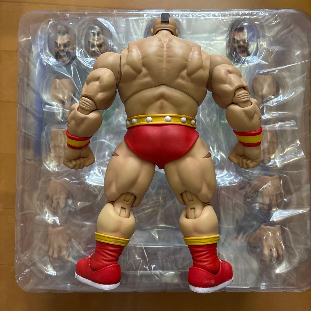 ストームコレクティブルズ　ストリートファイター II ザンギエフ　フィギュア