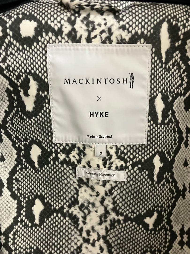 【MACKINTOSH×HYKE】パイソン柄 チェスター コート