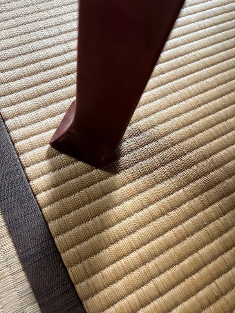 赤い座卓　128x70センチ