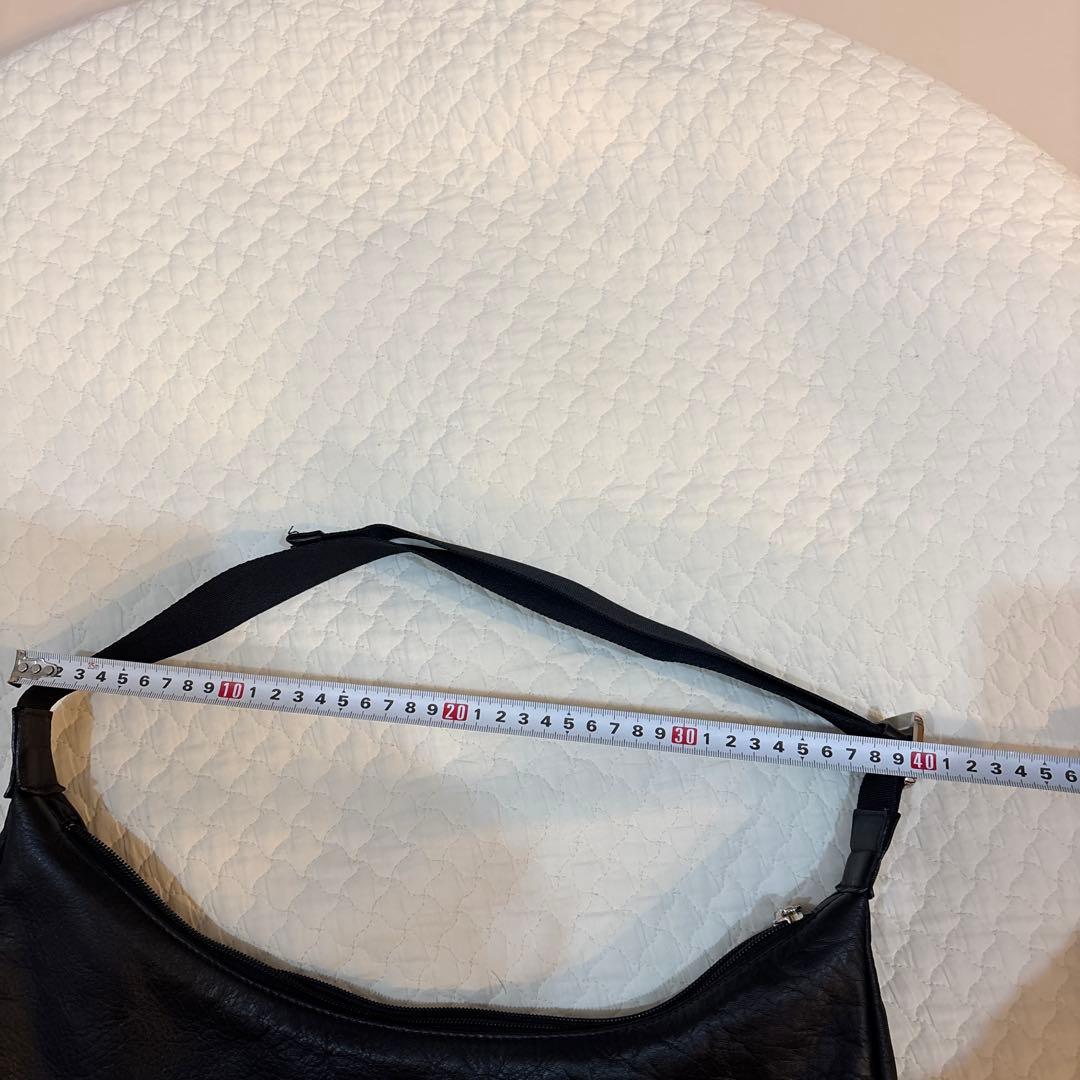 ま*ろ様 ラシット　ブラックレザーショルダーバッグ　russet