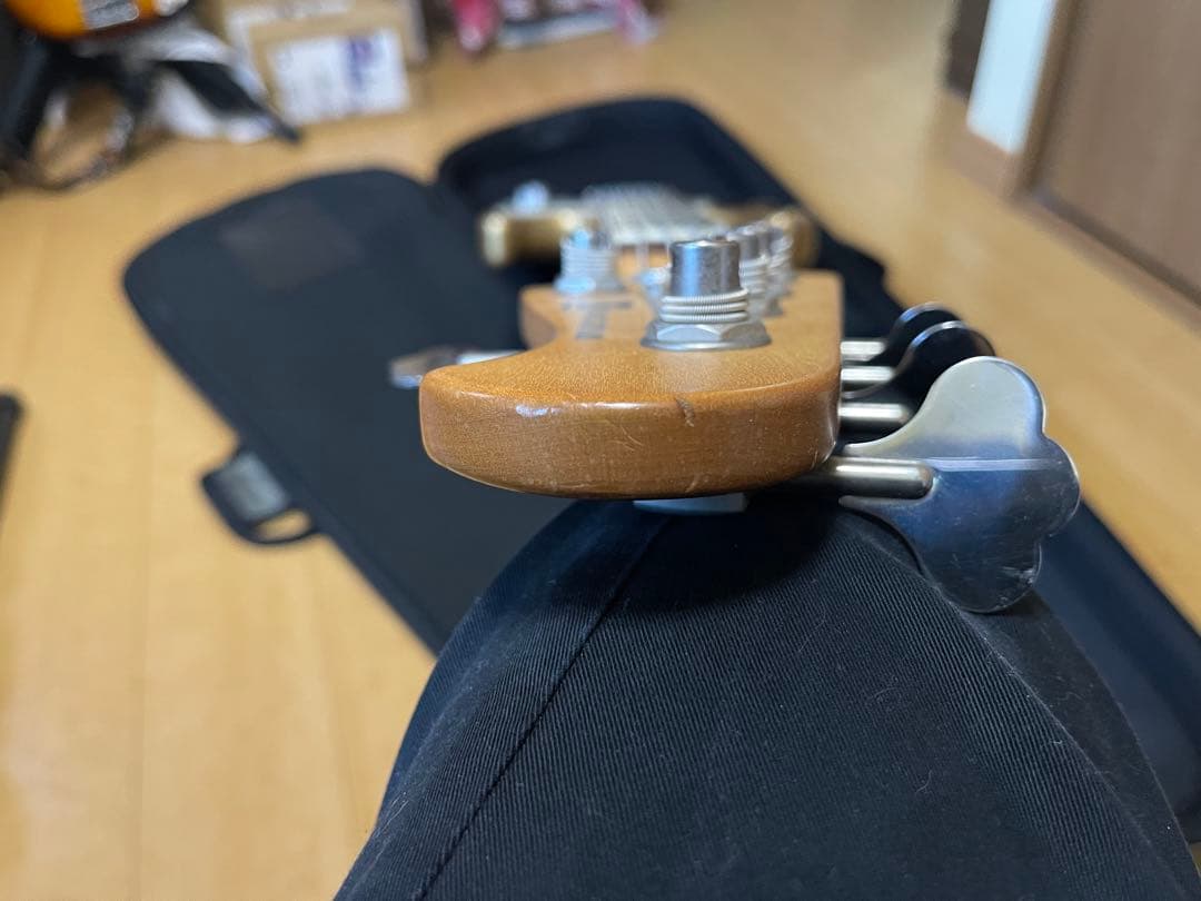 Xotic XP-1T 5弦　最初期型　ゴールド