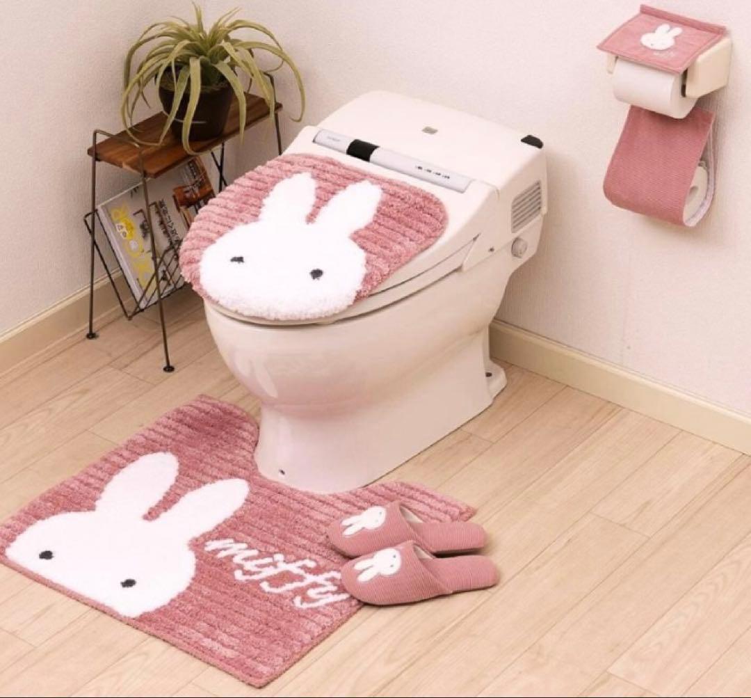 29日迄大特価　ピンク色　ディックブルーナ　ミッフィー　トイレマットセット　新品