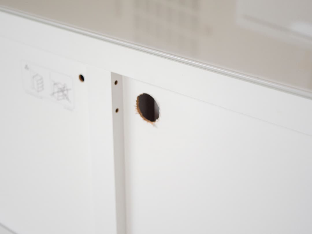 IKEA BESTAベストーローボード　幅120cm　ホワイトガラス天板　美品