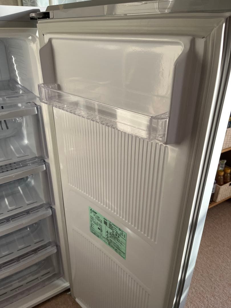 【送料込み】 三菱冷凍庫 121L MF-U21D-S1 美品