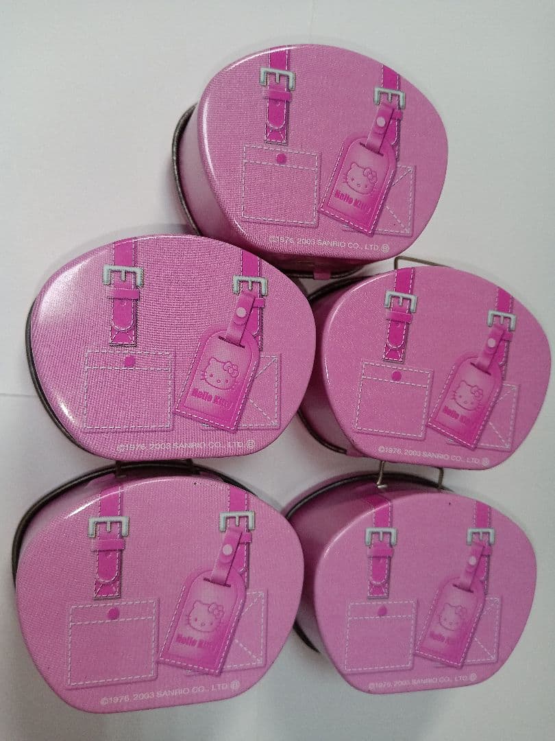 ハッピー　ハローキティ　世界　子犬のお散歩　ファスナーマスコット　6種